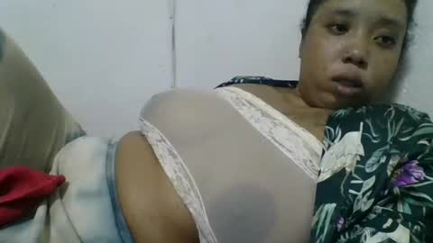 Snapshot of hheritinaa chatting on 10/22/25, 03:18 hheritinaa online show from 10/22/25, 03:18