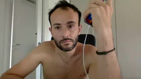 Snapshot of hhombre chatting on 06/25/26, 12:09 hhombre online show from 06/25/26, 12:09
