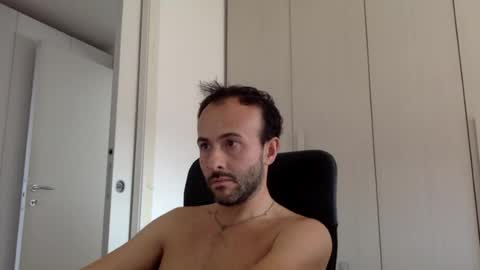 Snapshot of hhombre chatting on 07/17/26, 08:32 hhombre online show from 07/17/26, 08:32