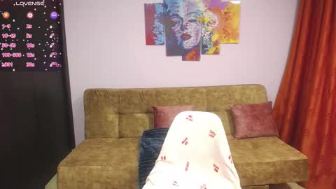 Snapshot of hi_allison chatting on 11/12/25, 03:40 Allison online show from 11/12/25, 03:40