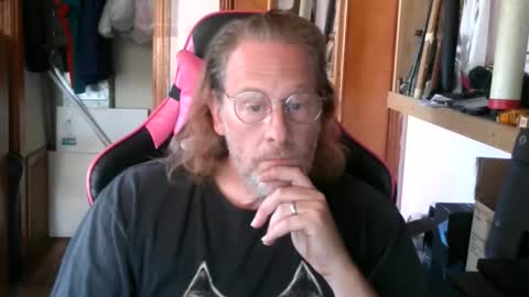 Snapshot of hiakun chatting on 10/08/25, 10:18 hiakun online show from 10/08/25, 10:18