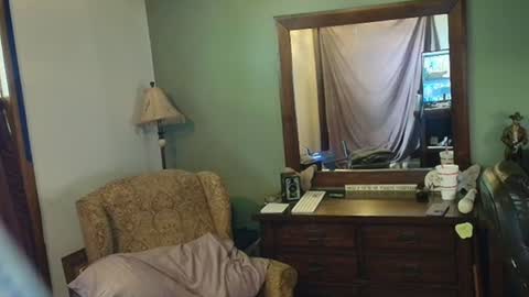 Snapshot of hidden_gold_milf chatting on 10/28/25, 07:49 hidden_gold_milf online show from 10/28/25, 07:49