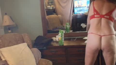 Snapshot of hidden_gold_milf chatting on 11/22/25, 10:20 hidden_gold_milf online show from 11/22/25, 10:20