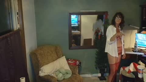 Snapshot of hidden_gold_milf chatting on 11/30/25, 07:34 hidden_gold_milf online show from 11/30/25, 07:34