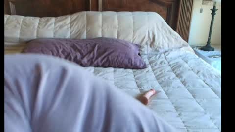hidden_gold_milf online show from 05/13/26, 11:55