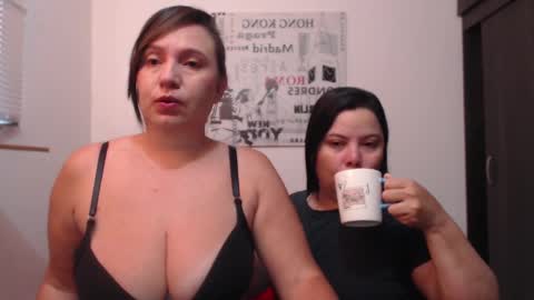 Snapshot of hidden_tinna chatting on 10/01/25, 11:27 Tinna online show from 10/01/25, 11:27