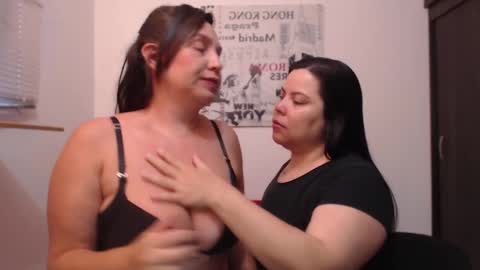 Snapshot of hidden_tinna chatting on 10/09/25, 10:57 Tinna online show from 10/09/25, 10:57