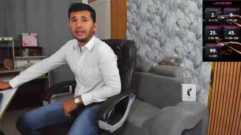 Snapshot of hiddenoffice chatting on 02/08/26, 04:27 George online show from 02/08/26, 04:27