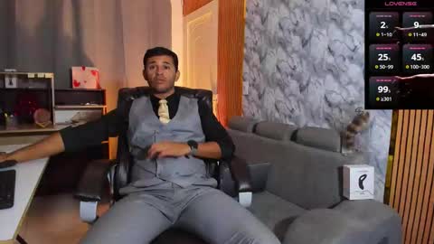 Snapshot of hiddenoffice chatting on 02/13/26, 05:14 George online show from 02/13/26, 05:14