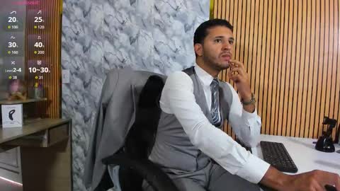 Snapshot of hiddenoffice chatting on 03/09/26, 11:14 George online show from 03/09/26, 11:14