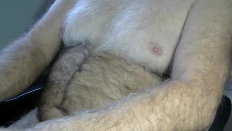 Snapshot of higgins11 chatting on 11/30/25, 08:02 higgins11 online show from 11/30/25, 08:02