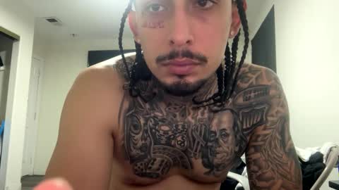 Snapshot of hihello7777 chatting on 10/10/25, 02:43 hihello7777 online show from 10/10/25, 02:43