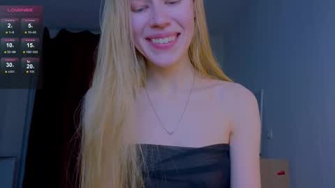 Chloe online show from 11/08/25, 12:00