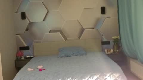 HIHIKA online show from 04/14/26, 07:53