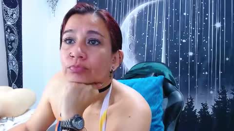 Snapshot of hikaryfire chatting on 09/22/25, 01:24 hikaryfire online show from 09/22/25, 01:24