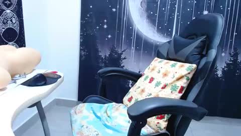 Snapshot of hikaryfire chatting on 10/11/25, 01:53 hikaryfire online show from 10/11/25, 01:53