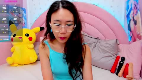 Snapshot of hikori_ chatting on 12/12/24, 01:43 Hikori online show from 12/12/24, 01:43