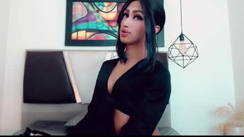 Hilary Avilan online show from 01/16/26, 07:18