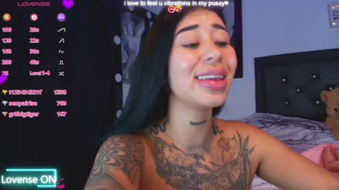 Snapshot of hilary_jones_22 chatting on 01/20/25, 01:50 LUNA new account FOLLOW ME online show from 01/20/25, 01:50