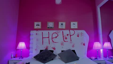 Snapshot of hilary_tailor chatting on 10/31/25, 11:44 hilary_tailor online show from 10/31/25, 11:44