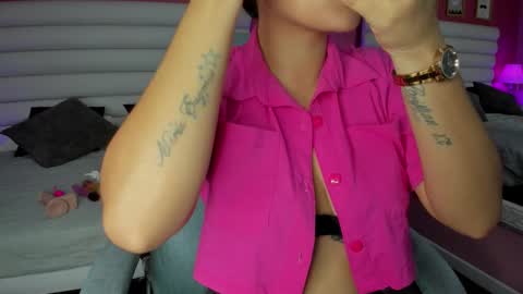 Snapshot of hilary_tailor chatting on 11/06/25, 11:22 hilary_tailor online show from 11/06/25, 11:22