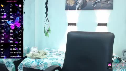 Snapshot of hilaryclowerx chatting on 01/09/25, 05:55 H I L A R Y online show from 01/09/25, 05:55