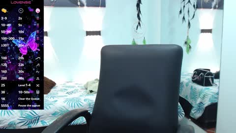 Snapshot of hilaryclowerx chatting on 01/10/25, 03:18 H I L A R Y online show from 01/10/25, 03:18