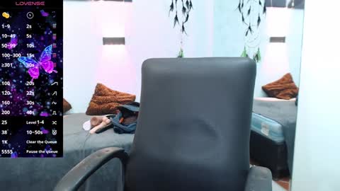 Snapshot of hilaryclowerx chatting on 01/24/25, 03:11 H I L A R Y online show from 01/24/25, 03:11