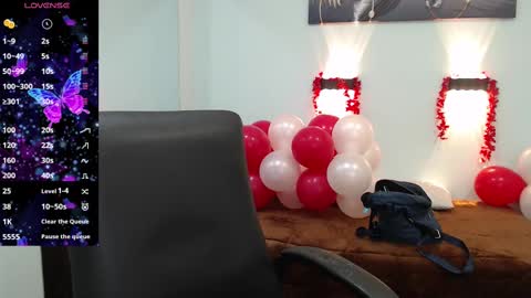Snapshot of hilaryclowerx chatting on 02/12/25, 03:07 H I L A R Y online show from 02/12/25, 03:07