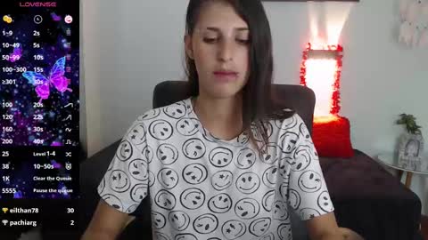 Snapshot of hilaryclowerx chatting on 03/12/25, 06:07 H I L A R Y online show from 03/12/25, 06:07