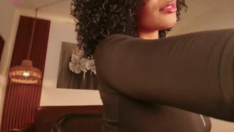 Snapshot of hilaryebony_ chatting on 05/29/26, 07:56 - 29p online show from 05/29/26, 07:56