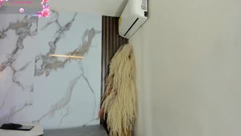 Hilary Thomsom online show from 02/17/26, 11:50