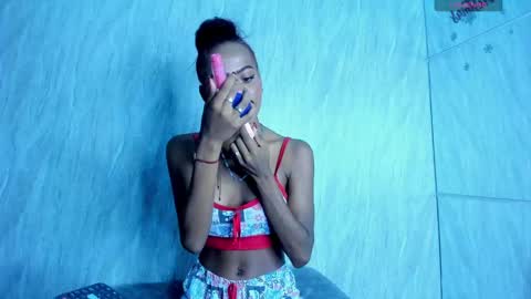 Snapshot of hillary_banks__ chatting on 12/19/24, 06:01 Hillary online show from 12/19/24, 06:01