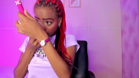 Snapshot of hillary_banks__ chatting on 01/18/25, 04:48 Hillary online show from 01/18/25, 04:48