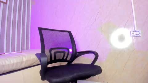 Snapshot of hillary_banks__ chatting on 02/16/25, 05:15 Hillary online show from 02/16/25, 05:15