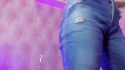 Snapshot of hillary_banks__ chatting on 02/28/25, 04:43 Hillary online show from 02/28/25, 04:43