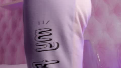 Snapshot of hillary_banks__ chatting on 03/06/25, 03:46 Hillary online show from 03/06/25, 03:46