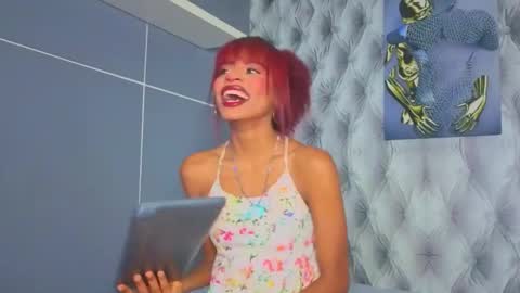 Snapshot of hillary_banks__ chatting on 09/10/25, 05:18 Hillary online show from 09/10/25, 05:18