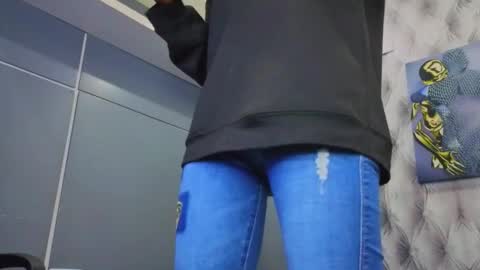 Snapshot of hillary_banks__ chatting on 09/11/25, 04:34 Hillary online show from 09/11/25, 04:34