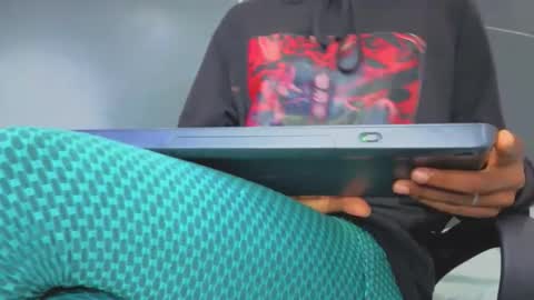 Snapshot of hillary_banks__ chatting on 09/28/25, 06:19 Hillary online show from 09/28/25, 06:19