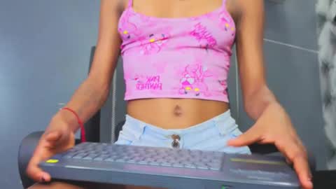 Snapshot of hillary_banks__ chatting on 10/17/25, 03:53 Hillary online show from 10/17/25, 03:53