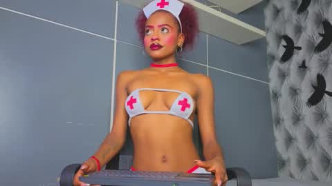 Snapshot of hillary_banks__ chatting on 10/30/25, 06:37 Hillary online show from 10/30/25, 06:37