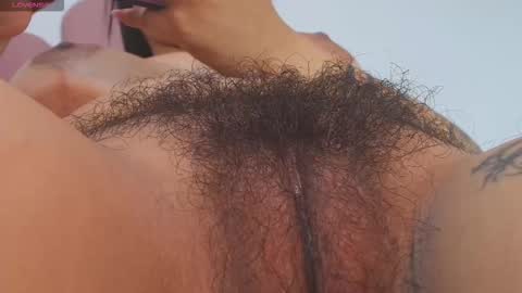 sarah online show from 09/28/25, 04:23