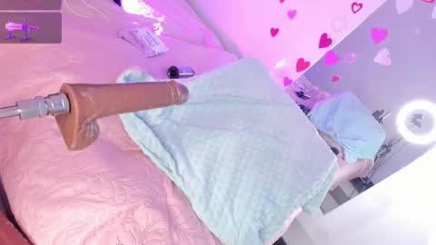 Snapshot of hillary_smile chatting on 12/04/25, 08:28 Hilary online show from 12/04/25, 08:28