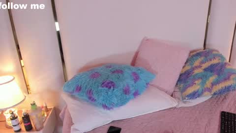 Hillary online show from 02/21/25, 10:48