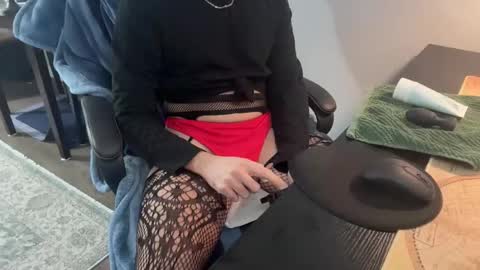 himadlove online show from 04/29/26, 08:15