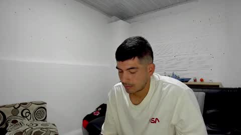 Snapshot of himoreno97 chatting on 12/11/24, 06:58 Hi moreno online show from 12/11/24, 06:58