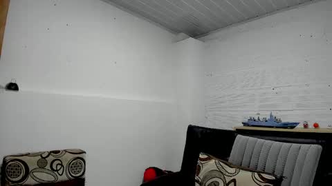 Snapshot of himoreno97 chatting on 12/18/24, 10:35 Hi moreno online show from 12/18/24, 10:35