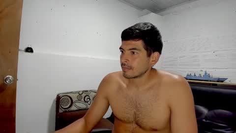 Snapshot of himoreno97 chatting on 01/13/25, 11:06 Hi moreno online show from 01/13/25, 11:06