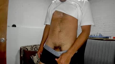 Snapshot of himoreno97 chatting on 01/27/25, 11:11 Hi moreno online show from 01/27/25, 11:11